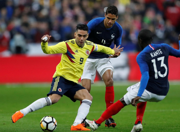 关于瓦伦西亚碾压哥伦比亚，罗本一己之力扛起全队的信息