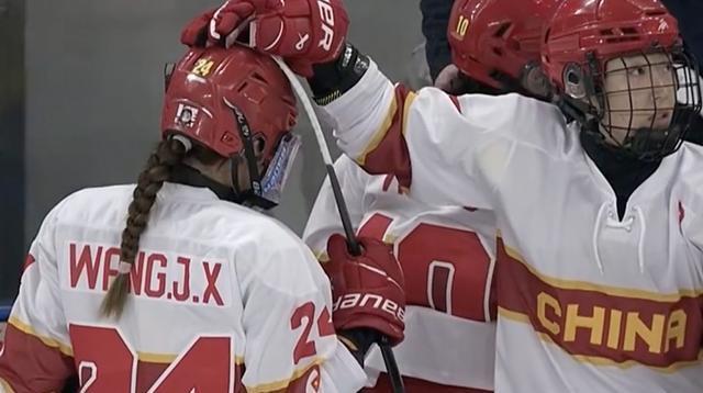 -包含冷门频出！冰球战况跌宕起伏的词条