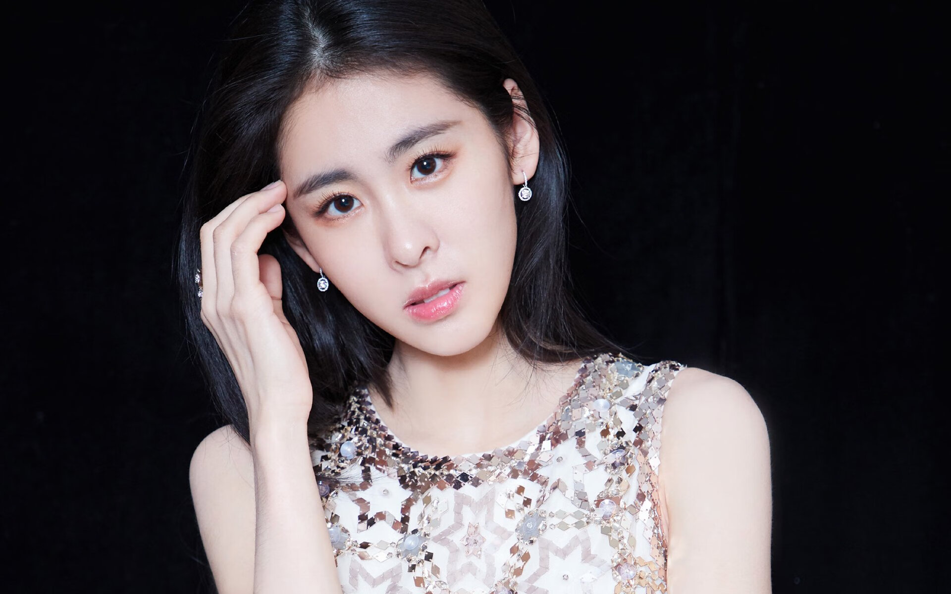 破局者与钢铁洪流，约基奇的爆发与活塞的单节教学课，揭示现代篮球的残酷美学