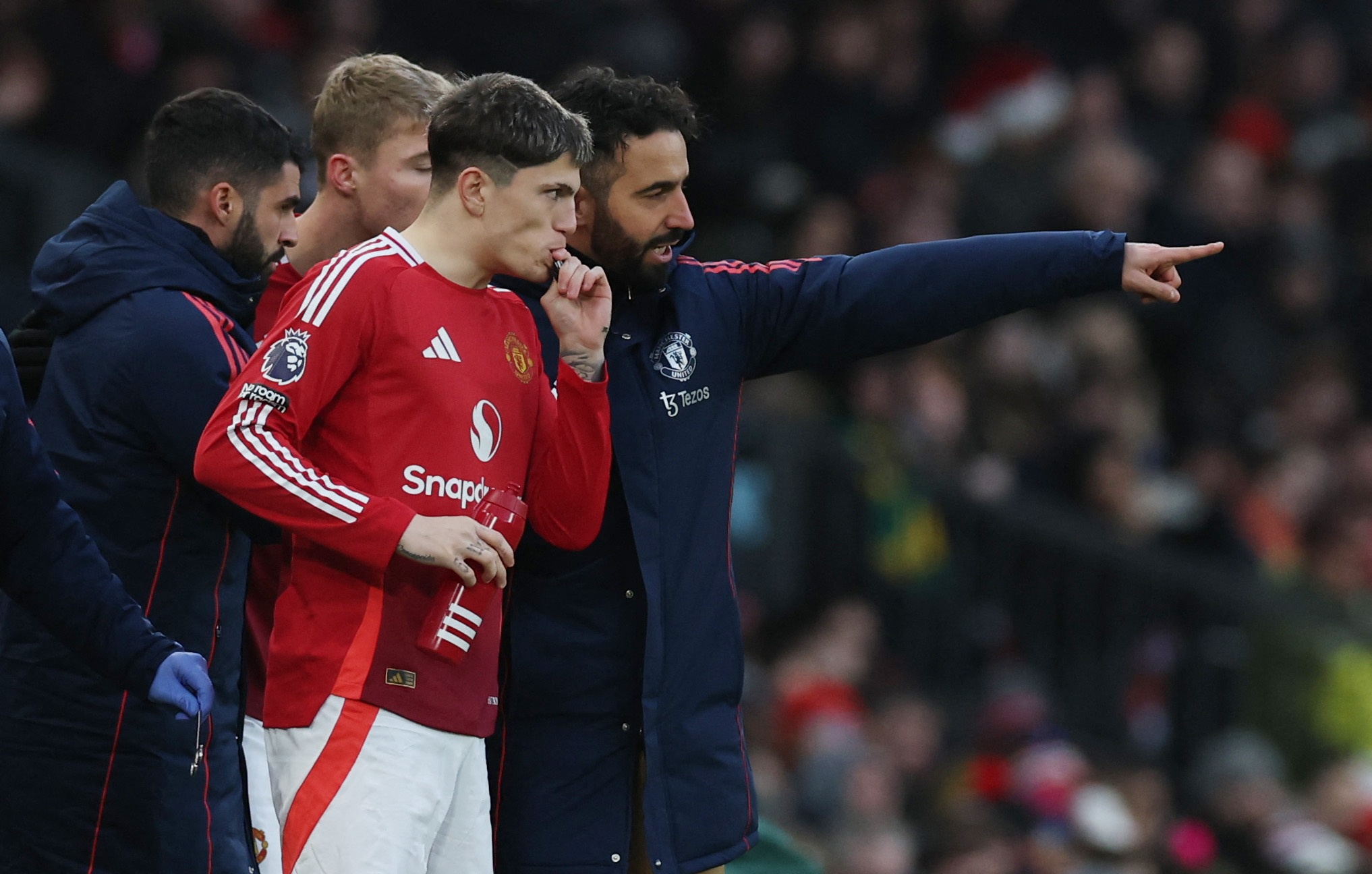 皇家社会对阵马里,德里赫特在焦点战证明自己 皇家社会对阵马里,德里赫特在焦点战证明自己