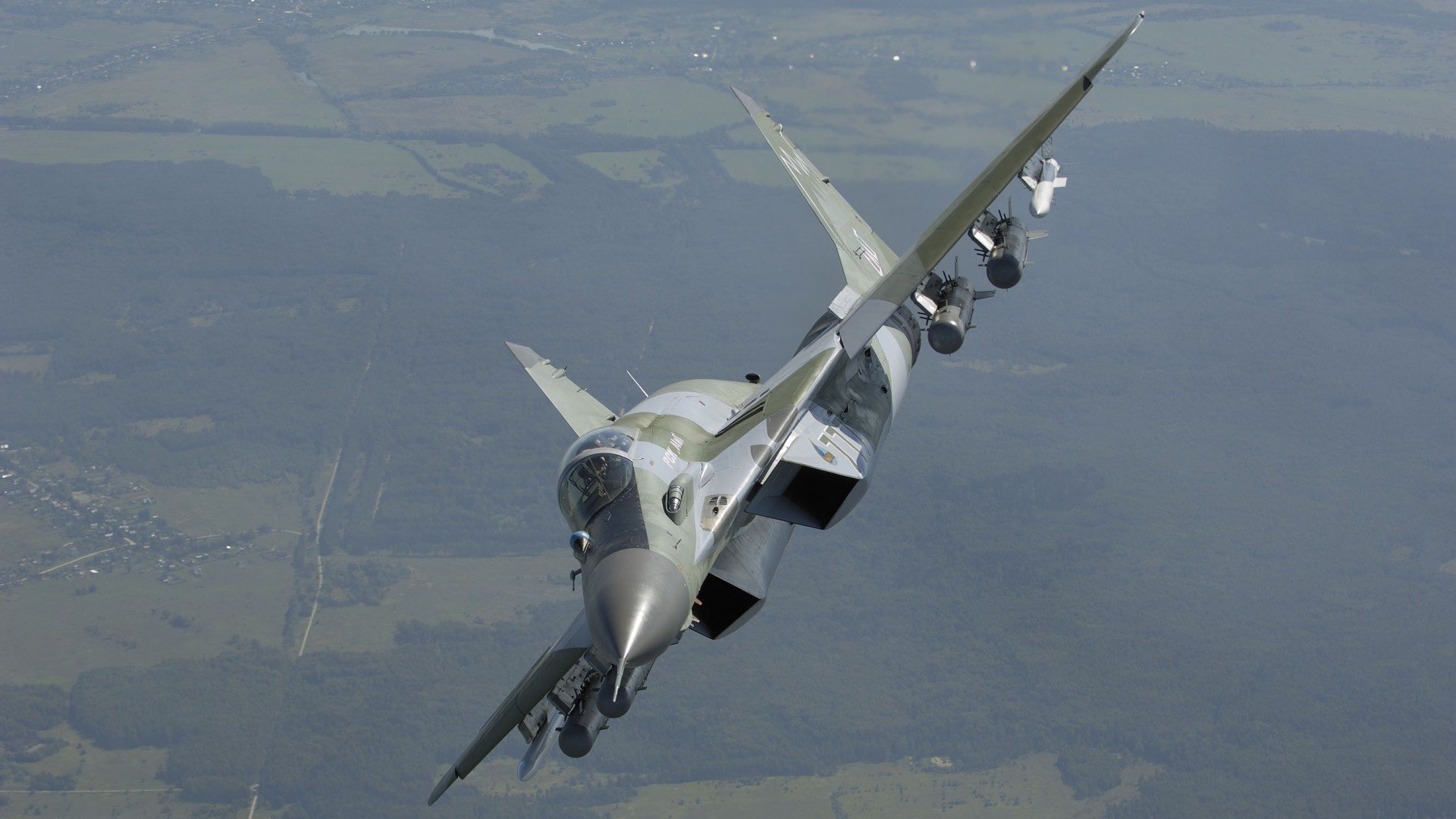 -绿茵场与篮球馆的双重奏，德甲争冠战白热化，步行者稳稳拿下山西队